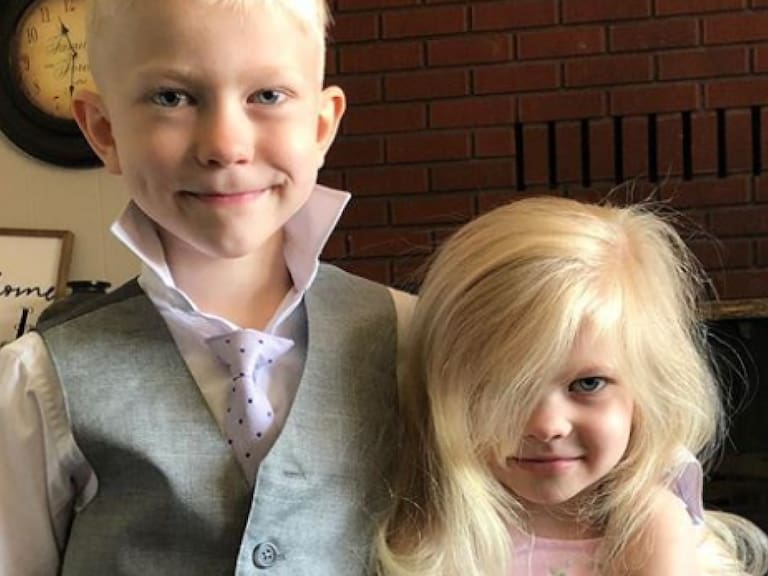 Su historia se hizo viral: Niño de 6 años salvó a su hermana de ser mordida por un perro
