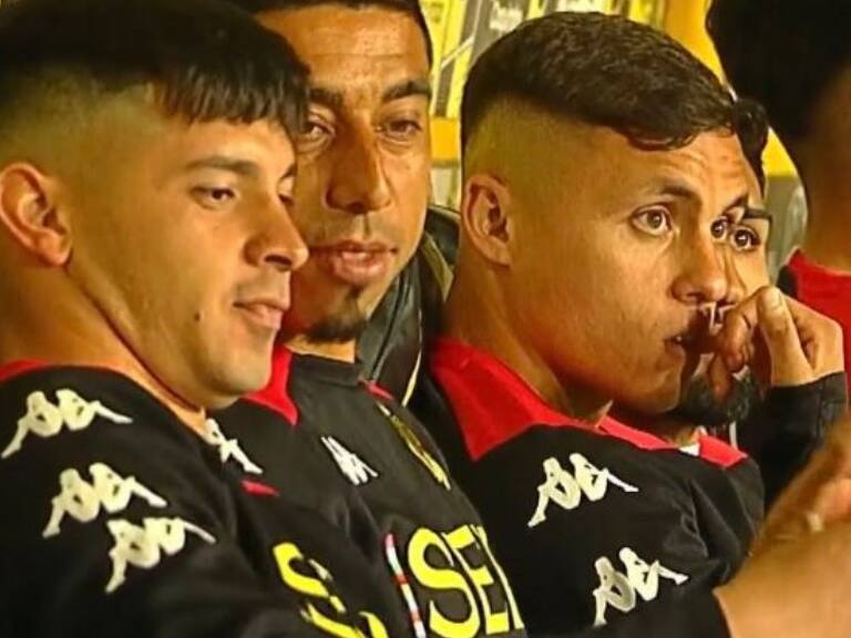 "Es inadmisible": históricos critican a jugadores de Unión Española por usar el celular durante el partido ante Coquimbo