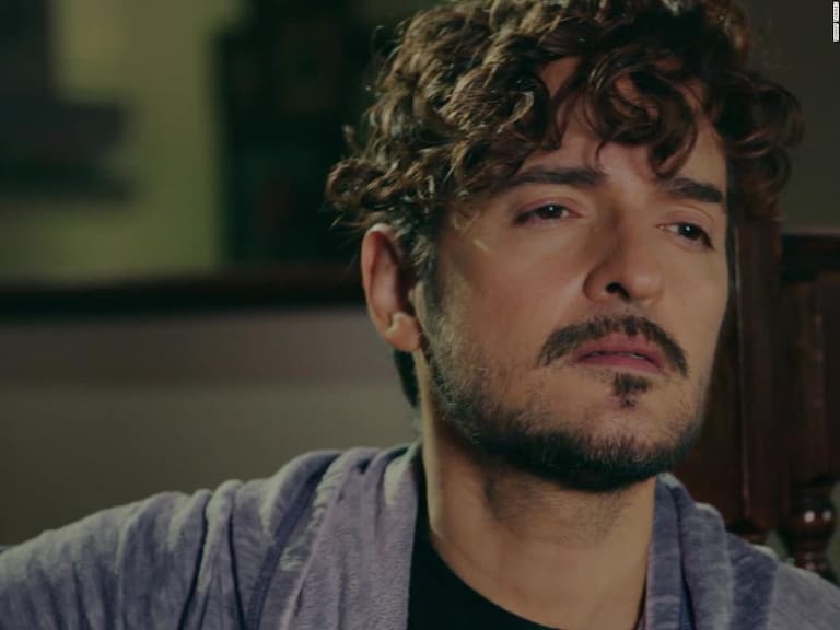 Tommy Torres reveló que la canción «Querido Tommy» está inspirada en un chileno que le pidió ayuda para conquistar a su enamorada
