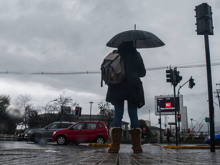 Anuncian nuevos chubascos para Santiago: este es el día en que volverá a caer agua en la región Metropolitana