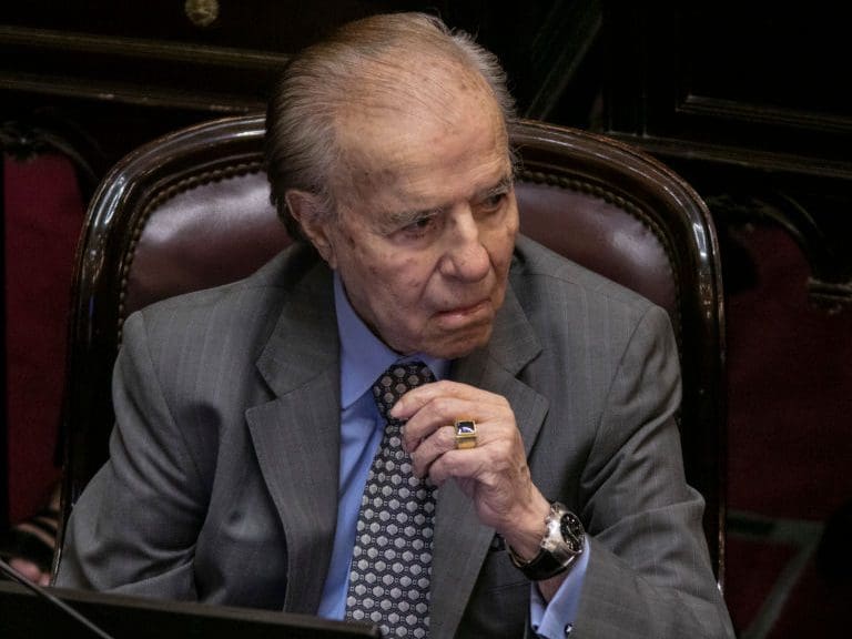 BUENOS AIRES, ARGENTINA - DECEMBER 20: Argentine Senator and former President (1989-1999) Carlos Saul Menem attends the session during the debate of the Economy Emergency Law at National Congress of Argentina on December 20, 2019 in Buenos Aires, Argentina. Lawmakers in the Chamber of Deputies have voted this morning, after a debate that lasted over 14 hours, to approve the economic emergency legislative project of President Alberto Fernández. (Photo by Ricardo Ceppi/Getty Images)