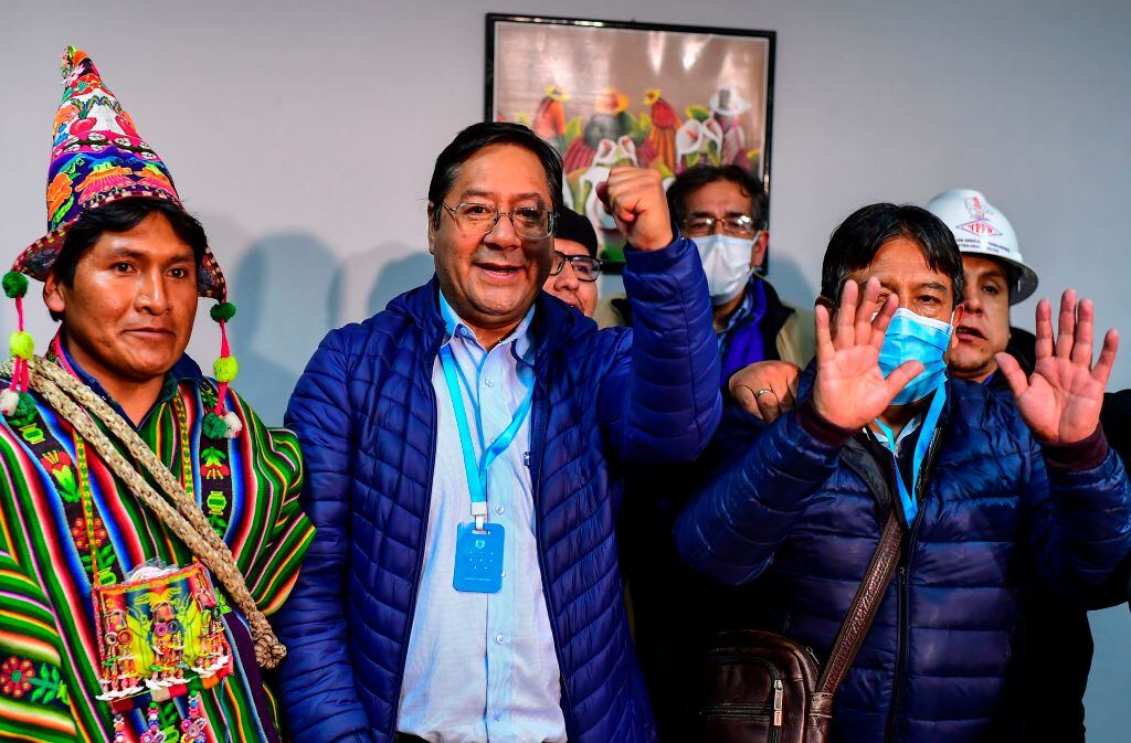 Luis Arce celebra su victoria