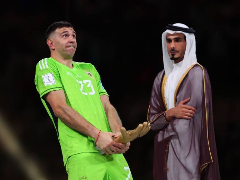 No se lo perdonan: diputado francés solicitó quitarle el premio de ‘mejor portero’ al Dibu Martínez