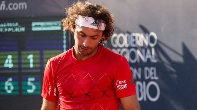 Tomás Etcheverry sigue siendo verdugo de tenistas chilenos y eliminó del Challenger del Biobio a Gonzalo Lama