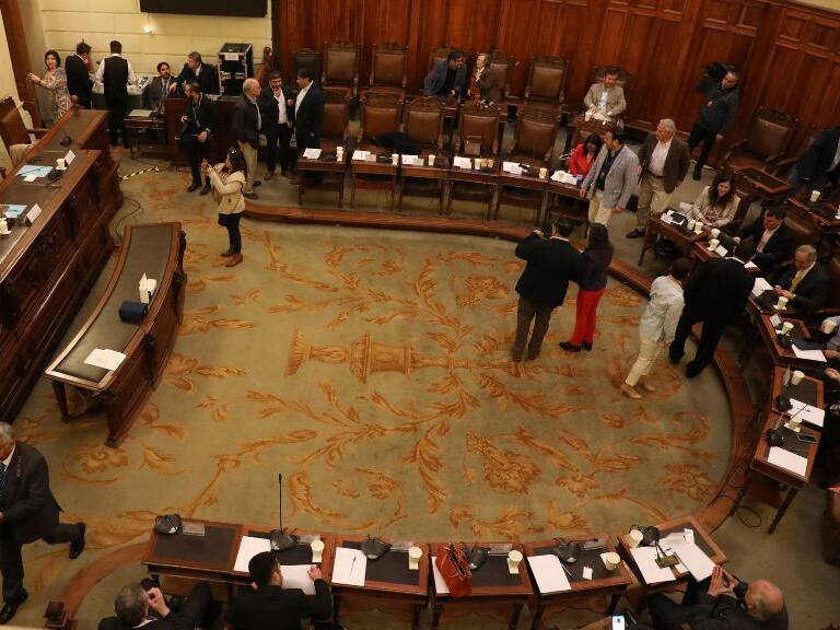 Nueva Constitución: conformación de órgano redactor tensiona diálogos entre partidos