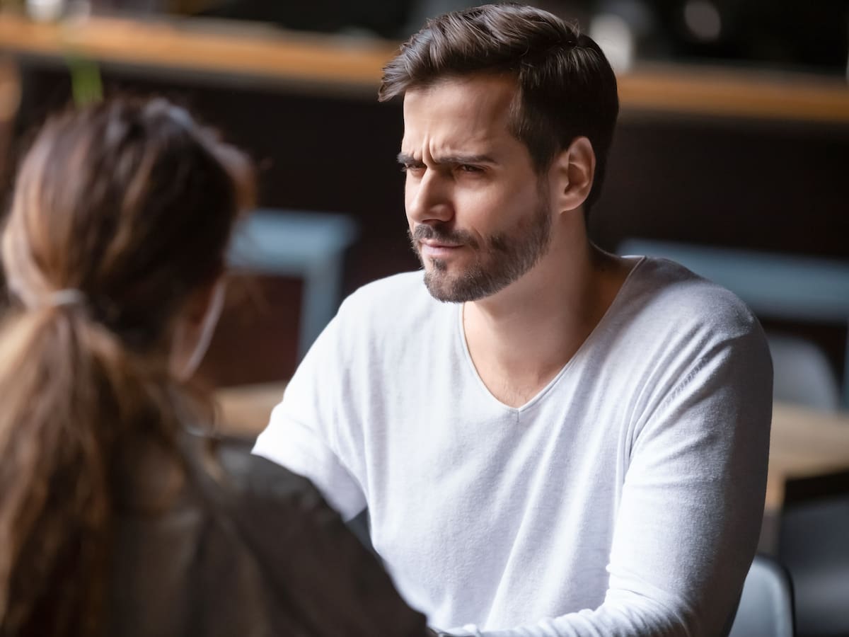 Cuáles son los ocho temas personales que nunca deberías revelar a los demás, según la psicología