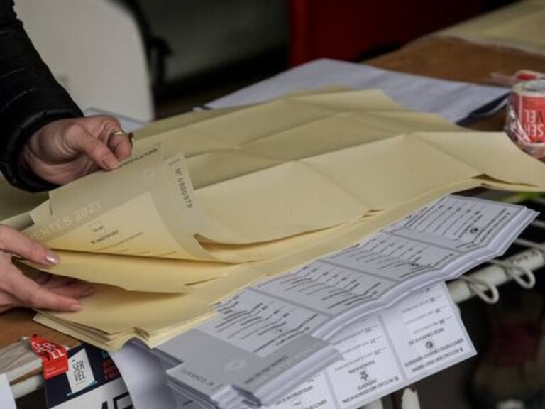 Viña del Mar: Lento proceso de votación y posible caso de covid-19 en local han marcado el segundo día de elecciones
