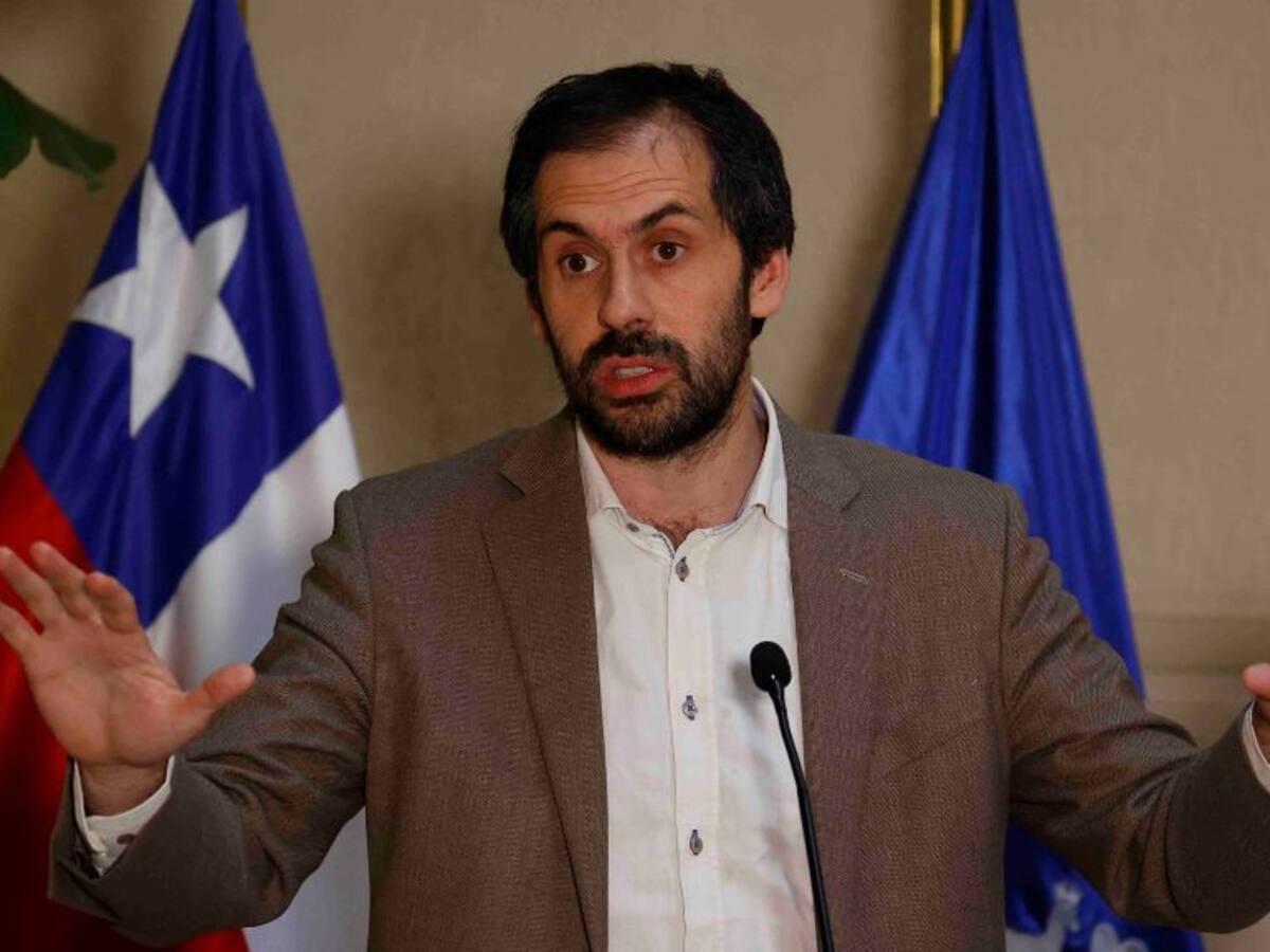 Gobierno anuncia nuevas medidas y beneficios para empresas afectadas por incendios forestales en Valparaíso