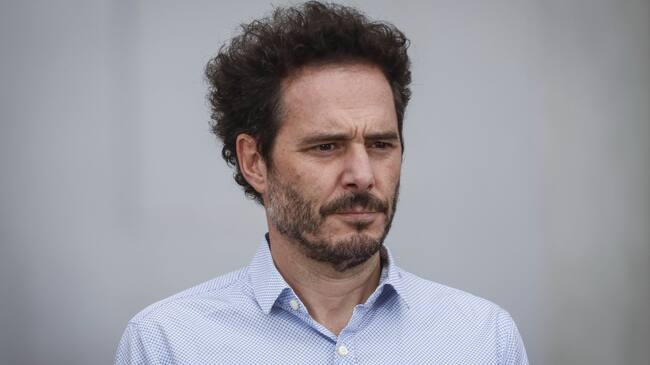 18 de marzo del 2020/SANTIAGOHernan Larrain Matte, presidente de Evopoli, participa del punto de prensa, tras la finalizaciÛn de la reuniÛn con el Presidente de la Republica, en el Palacio de la Moneda.
FOTO: SEBASTIAN BELTRAN GAETE/AGENCIAUNO
