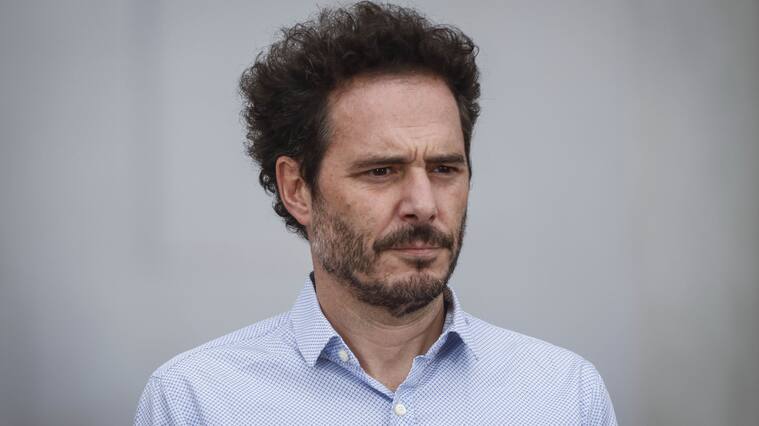18 de marzo del 2020/SANTIAGOHernan Larrain Matte, presidente de Evopoli, participa del punto de prensa, tras la finalizaciÛn de la reuniÛn con el Presidente de la Republica, en el Palacio de la Moneda.
FOTO: SEBASTIAN BELTRAN GAETE/AGENCIAUNO