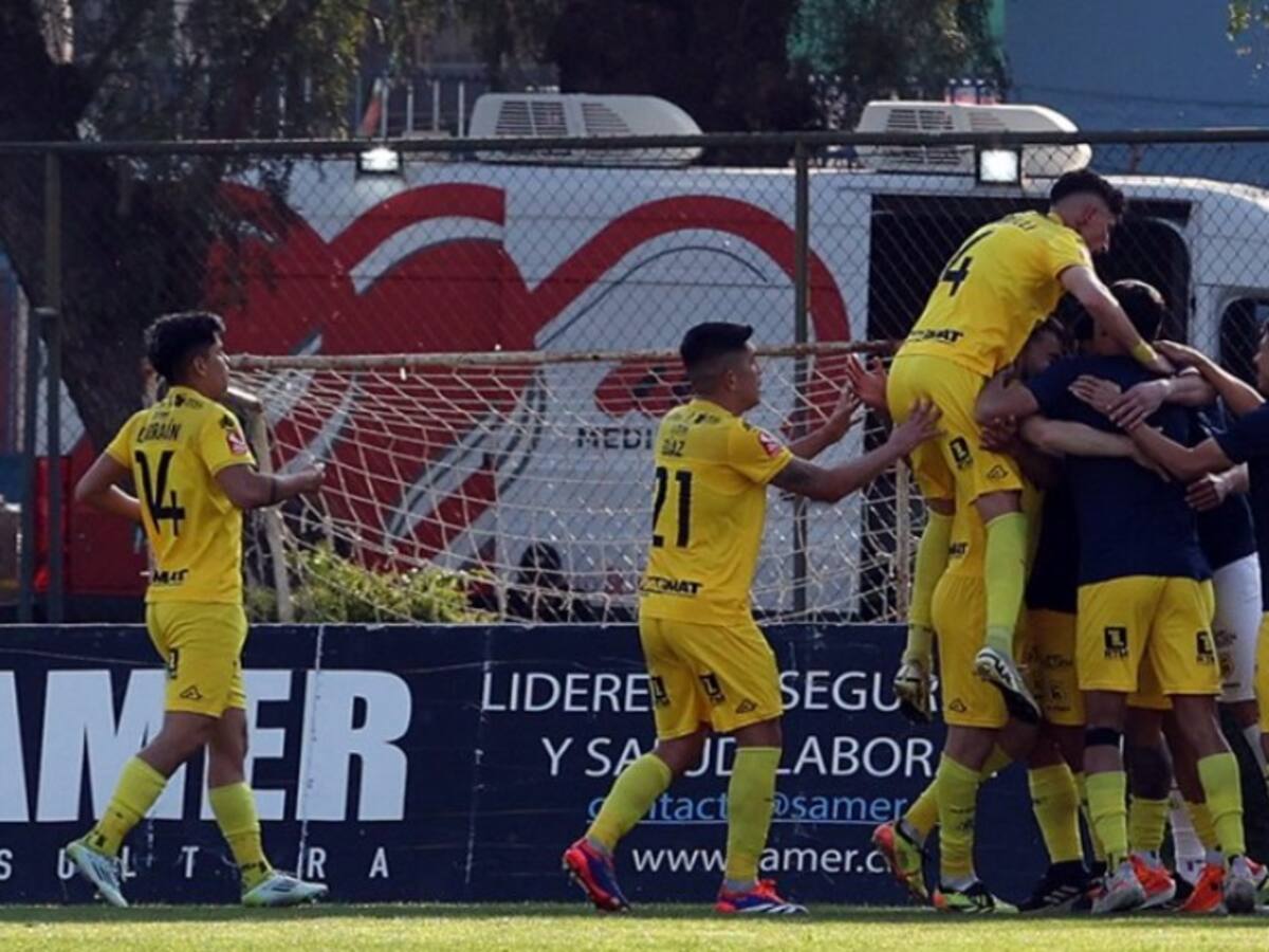 Tras 15 jornadas sin triunfos, San Luis vuelve a abrazarse en la Primera B a costa de Recoleta