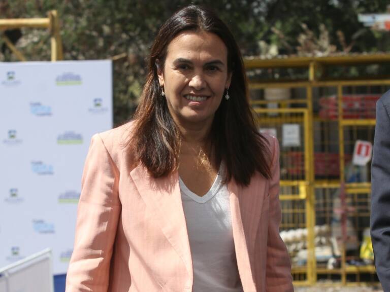 Alcaldesa de Vitacura no descartó sanciones tras incendio en restaurante Bocacielo: «Hay que hacer una revisión al resto de edificios de la comuna»