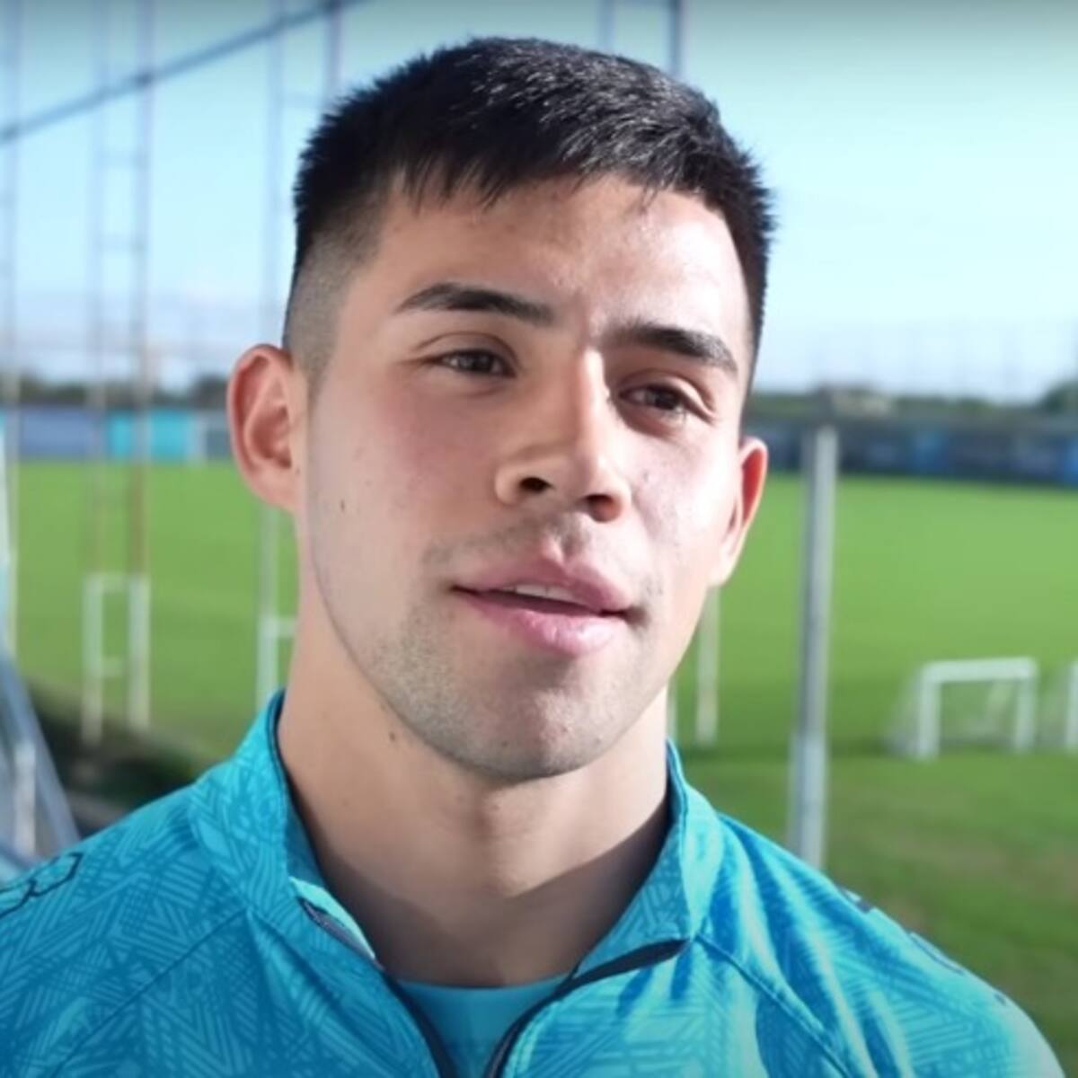 Alexander Aravena alaba a la hinchada de Gremio: “Llenan los estadios, es algo que no me ha tocado vivir tanto”