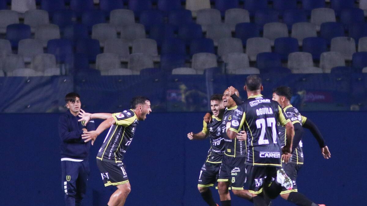 Conmoción en la Primera B: jugador de San Luis anuncia su retiro del fútbol por enfermedad degenerativa