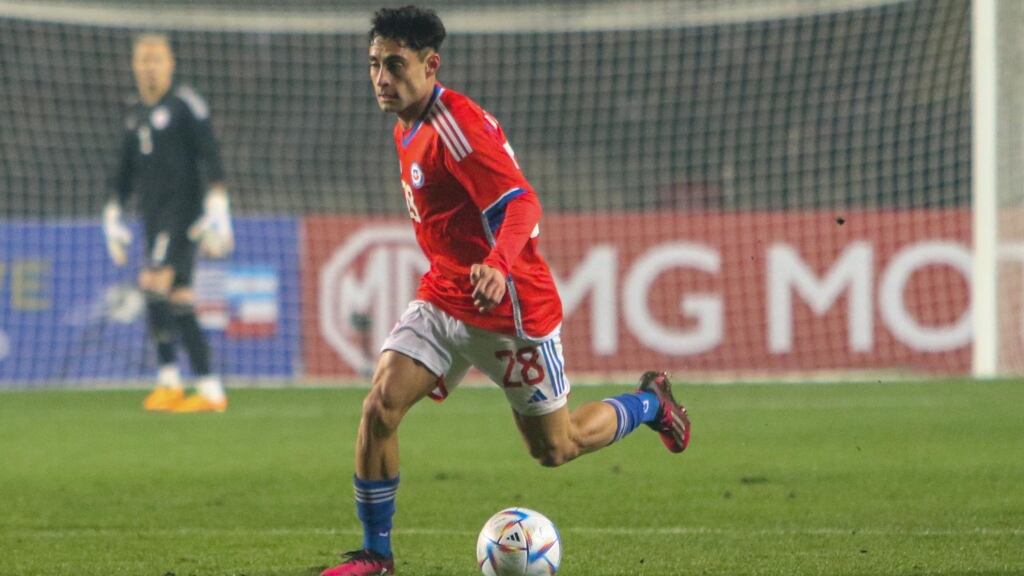 La Roja responde a críticas por lesión de Javier Altamirano: "Tenía una condición previa con riesgo de complicación"