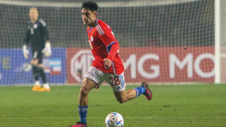 La Roja responde a críticas por lesión de Javier Altamirano: "Tenía una condición previa con riesgo de complicación"