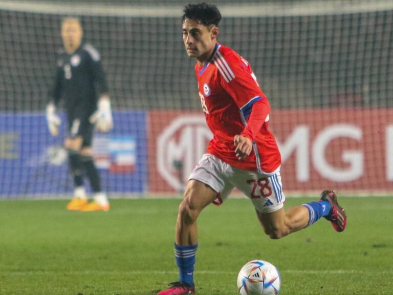 La Roja responde a críticas por lesión de Javier Altamirano: "Tenía una condición previa con riesgo de complicación"