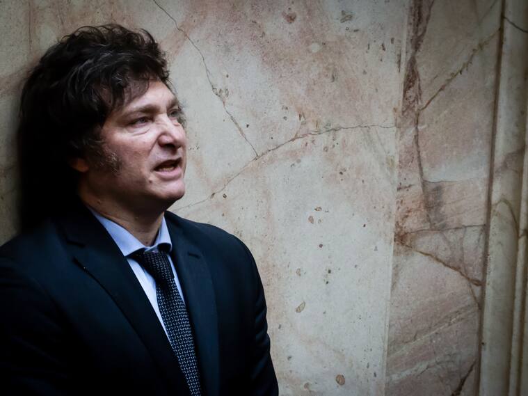 Javier Milei fue hasta La Bombonera, y no fue bien recibido | Getty Images