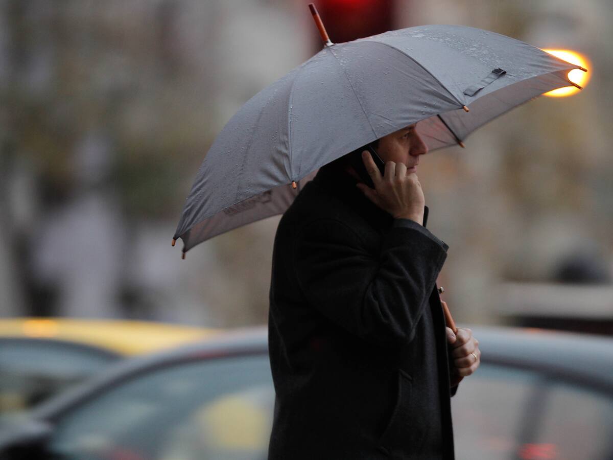 Sistema frontal este martes 18 de junio: a qué hora termina la lluvia en Santiago y qué día volverán las precipitaciones