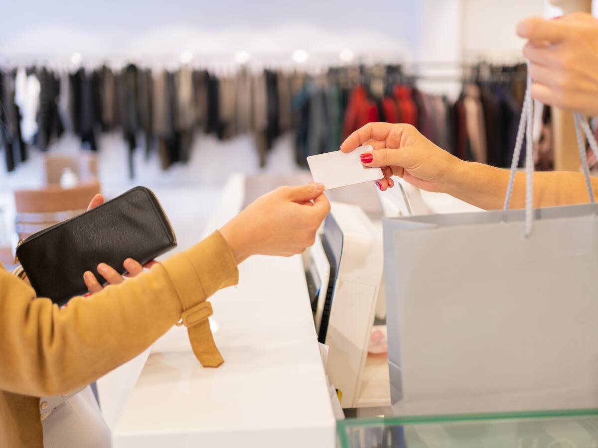 Reconocida marca de moda internacional se expandirá en Chile: dónde se ubicarán las nuevas tiendas y en qué fechas abrirán