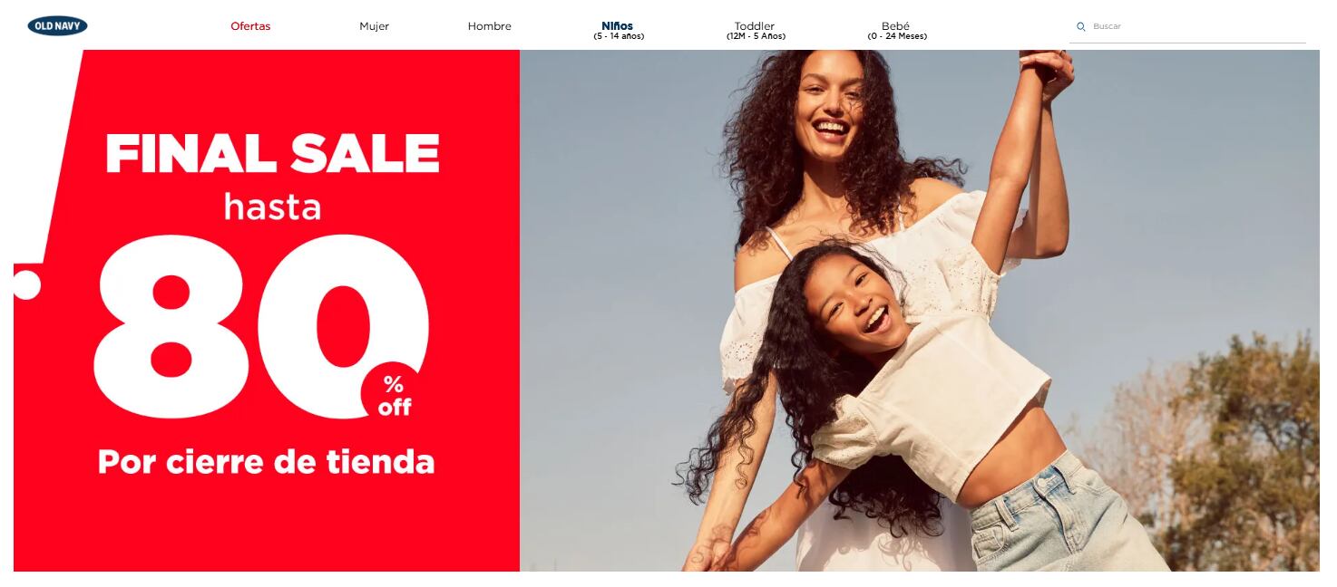 Esto es lo que se ve al entrar al sitio web de Old Navy. Los descuentos se reparten en distintas categorías de prendas.