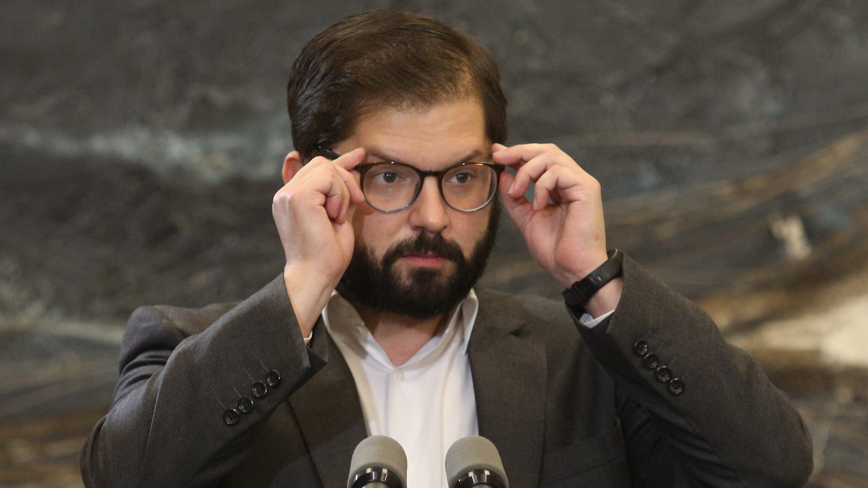 19 de ABRIL de 2022/ SANTIAGOPresidente Gabriel Boric encabeza una reunión en cancillería para reunirse con la Ministro de Relaciones Exteriores Antonia Urrejola, la subsecretaria Ximena Fuentes para recibir el resumen del equipo chileno frente a la Corte Internacional de La Haya sobre el caso del Río Silala
FOTO: DIEGO MARTIN/AGENCIAUNO