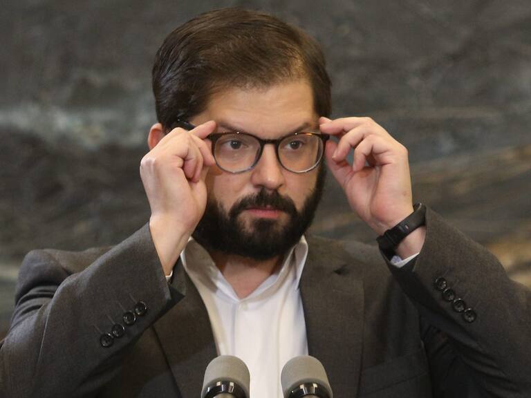 19 de ABRIL de 2022/ SANTIAGOPresidente Gabriel Boric encabeza una reunión en cancillería para reunirse con la Ministro de Relaciones Exteriores Antonia Urrejola, la subsecretaria Ximena Fuentes para recibir el resumen del equipo chileno frente a la Corte Internacional de La Haya sobre el caso del Río Silala
FOTO: DIEGO MARTIN/AGENCIAUNO