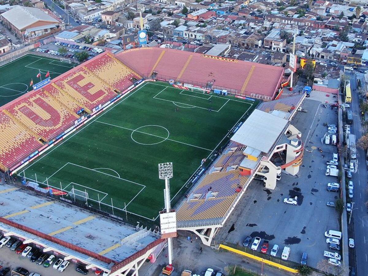 Con el pasto recién cortado y verde: así se ve el estadio Santa Laura tras conciertos de Los Bunkers