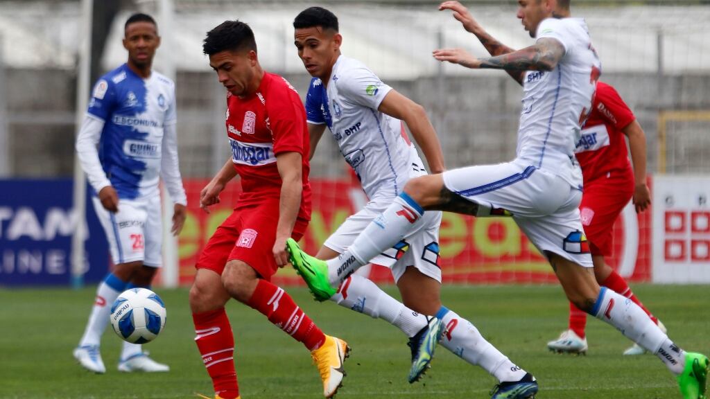El balance financiero de los clubes del fútbol chileno: "Las transferencias de jugadores bajaron un 30% entre 2020 y 2021"