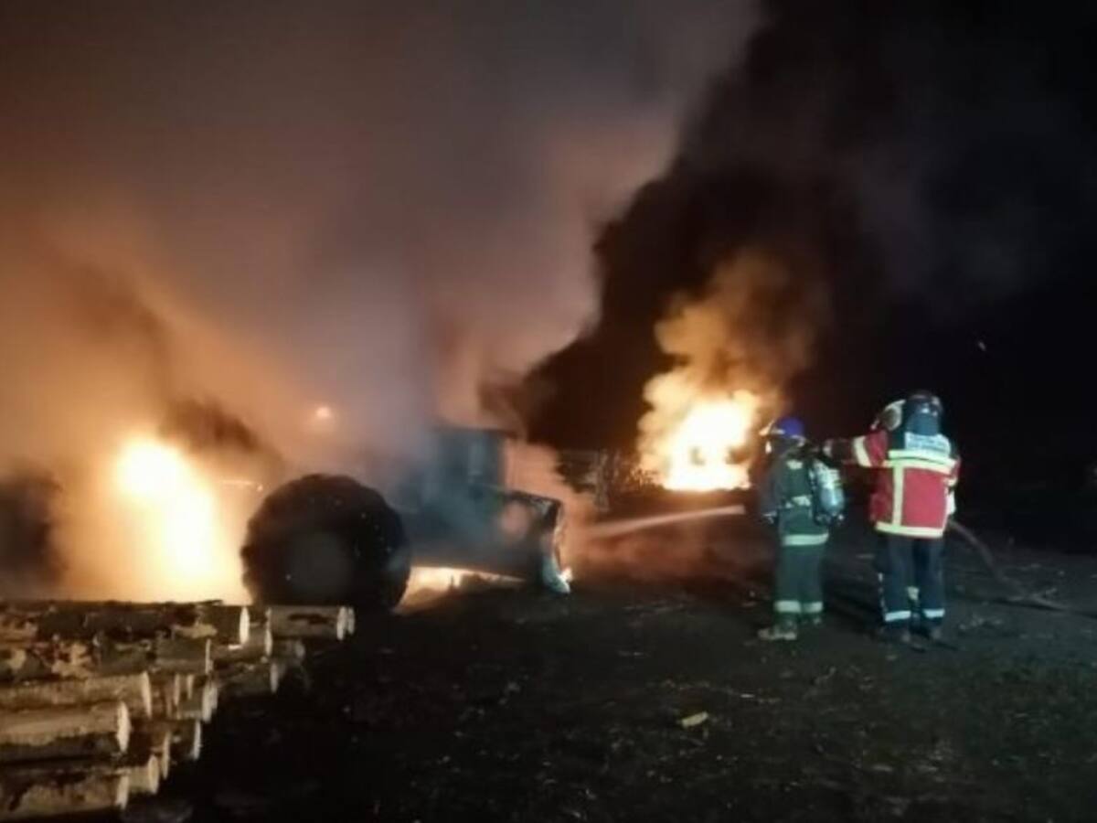 Región del Biobío: Ataque incendiario resulta con cuatro maquinarias forestales destruidas