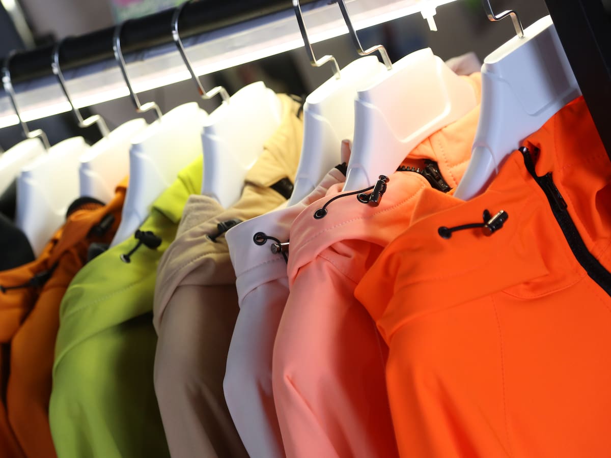 Tras más de 40 años en el mercado, confirman adiós de veterana marca de ropa: se dejará de vender en todo el mundo