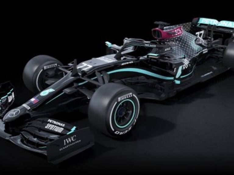 Mercedes pintó sus monoplazas F1 de color negro como señal de combate contra el racismo