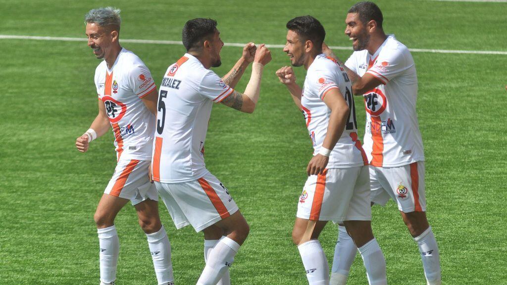 04 DE SEPTIEMBRE DE 2020/LA CALERAJugadores de Cobresal en festejo de un gol , durante el partido valido por la fecha 9 del Campeonato Nacional AFP PlanVital 2020, entre Union La Calera y Cobresal, disputado en el Estadio Nicolas Chahuan Nazar.
FOTO: SANTIAGO MORALES/AGENCIAUNO