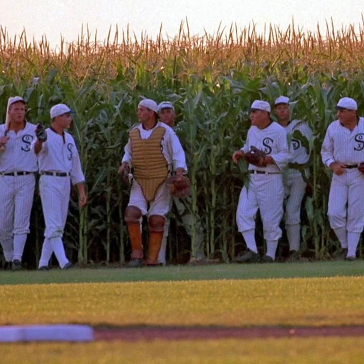 Famoso actor de “Field of Dreams” y “La Vengaza de los Nerd” es acusado por abuso sexual a dos niños actores