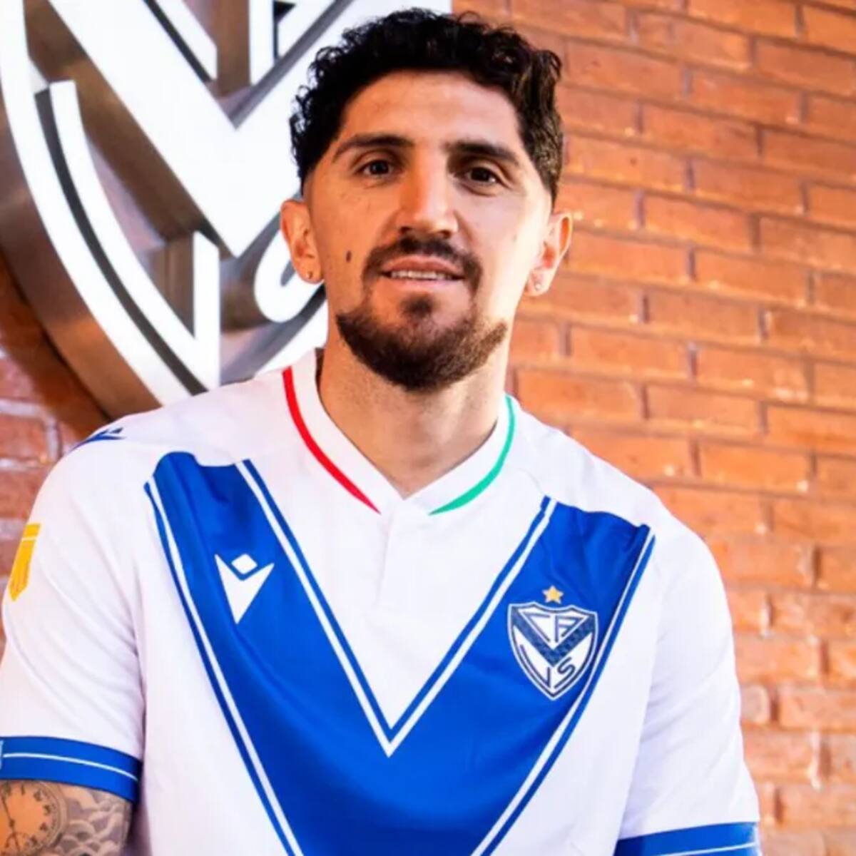 Diego Valdés se aleja de Colo Colo: el club que está muy cerca de fichar al mediocampista