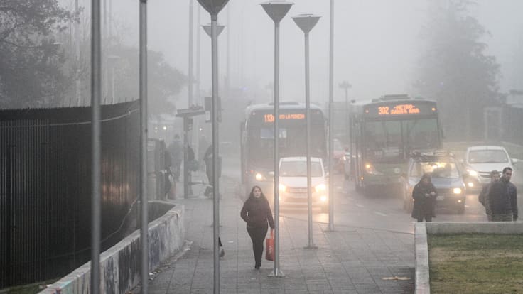 Bajas temperaturas y niebla en Santiago: este es el pronóstico del tiempo para hoy martes en la capital