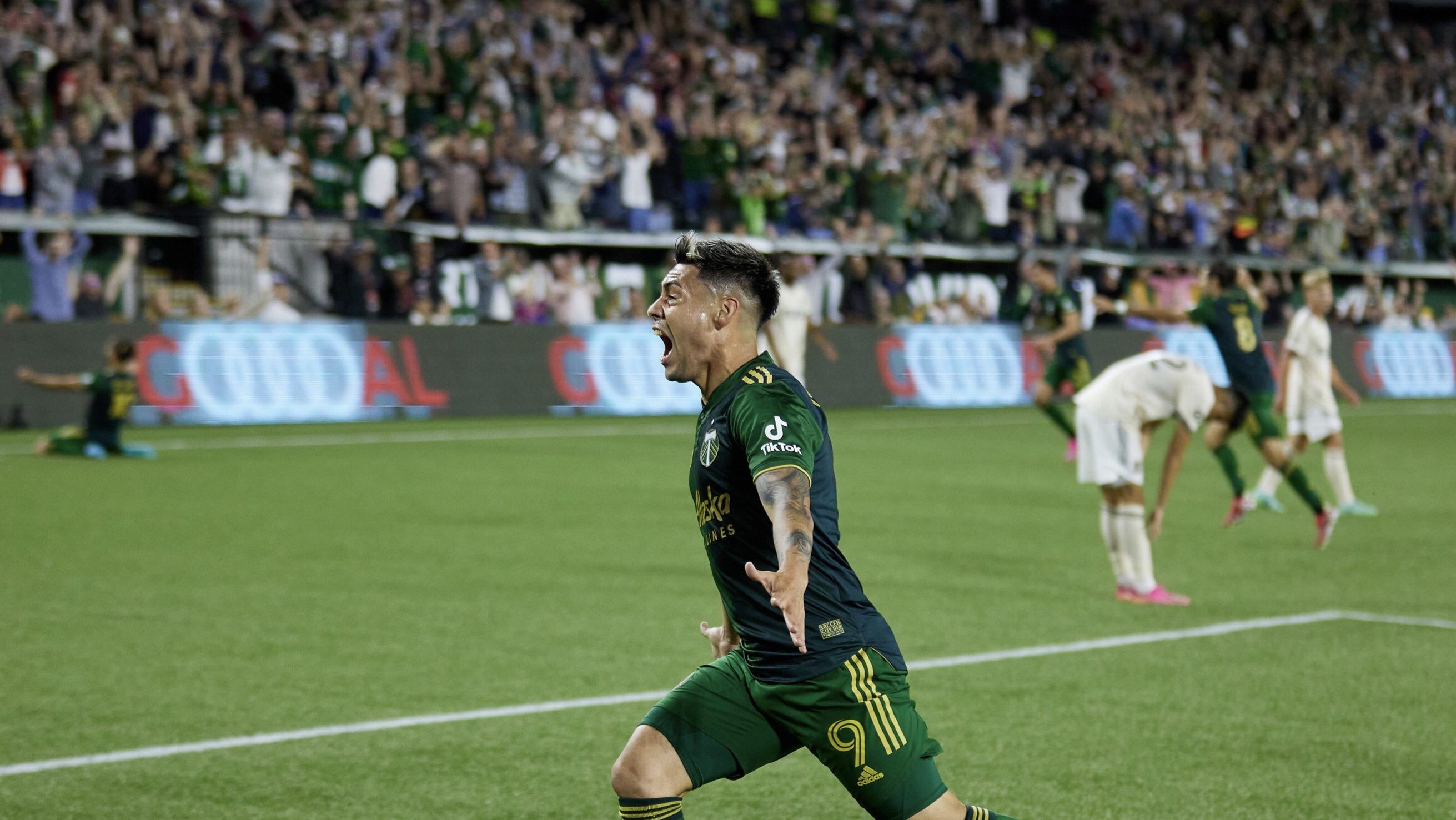 Felipe Mora gol