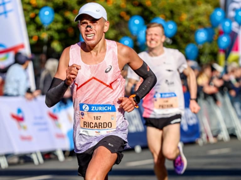 Tuvo fiebre por tres días y logró la tercera mejor marca en la historia del maratón de Chile: “Sé que puedo aspirar a cosas más grandes”