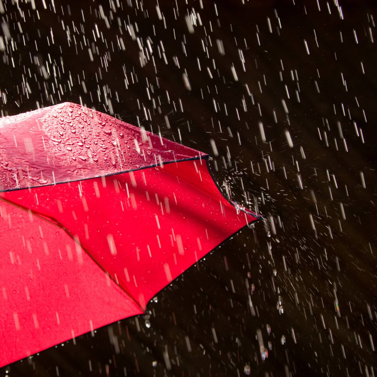 Lluvia en la Región Metropolitana: a esta hora habrá precipitaciones el viernes y en estos sectores