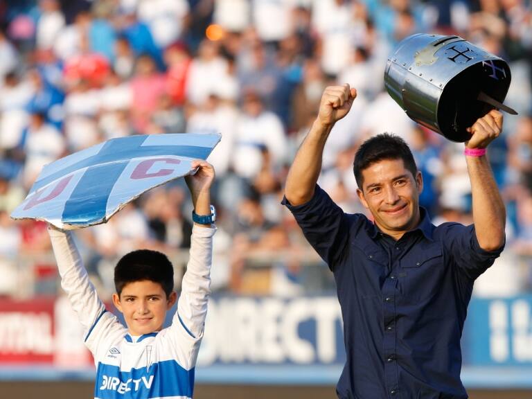 La Roja femenina: Cristián Álvarez analiza, desde su experiencia, caso de jugadora de campo que deberá defender el arco