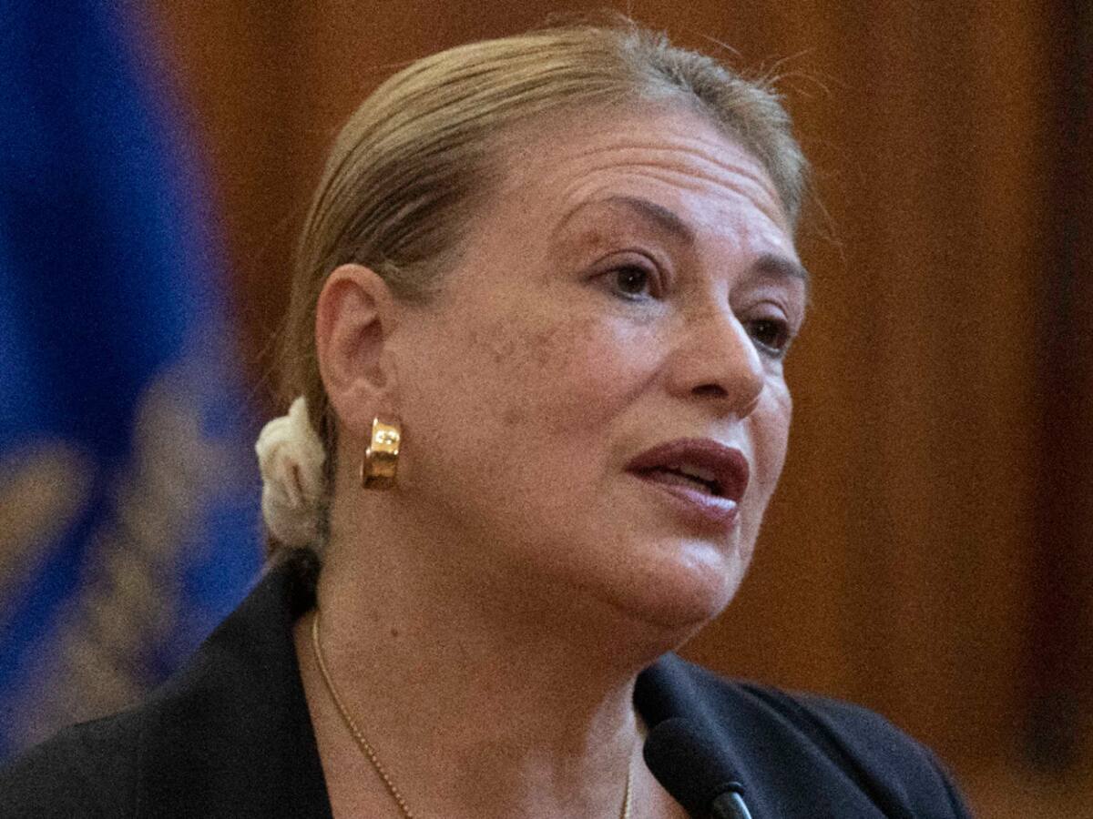 Ministra de la Corte Suprema critica reportaje donde se apunta a su pareja tras filtraciones de chats en el “Caso Audios”