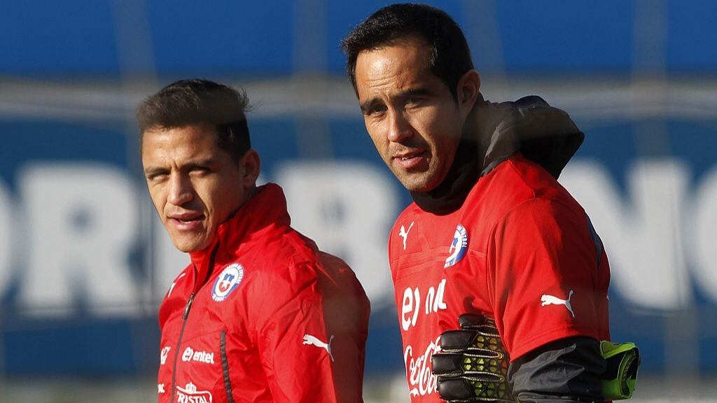 Claudio Bravo y Alexis Sánchez son los héroes de hoy para escolares chilenos 