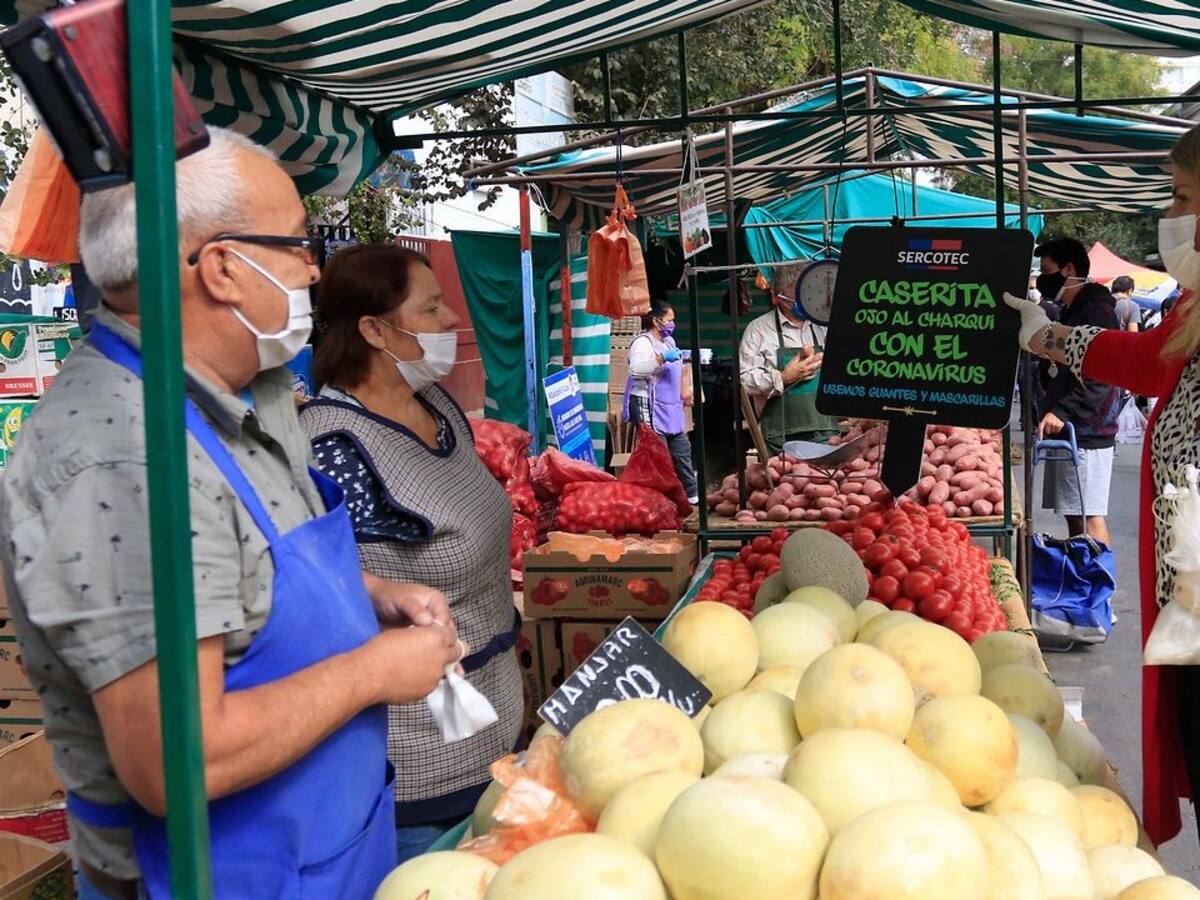Ministerio de Agricultura anunció medidas sanitarias para que ferias libres sigan funcionando