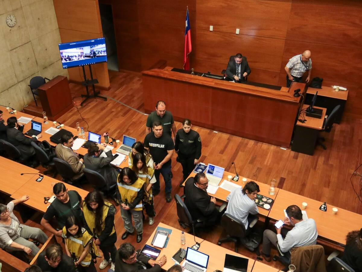 Formalizan a 18 imputados tras megaallanamiento en barrio Meiggs: entre ellos un carabinero dado de baja
