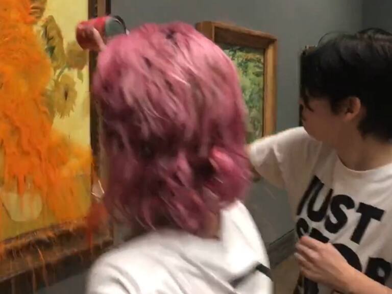 Ecologistas arrojan sopa de tomate al cuadro «Los girasoles» de Van Gogh en Londres