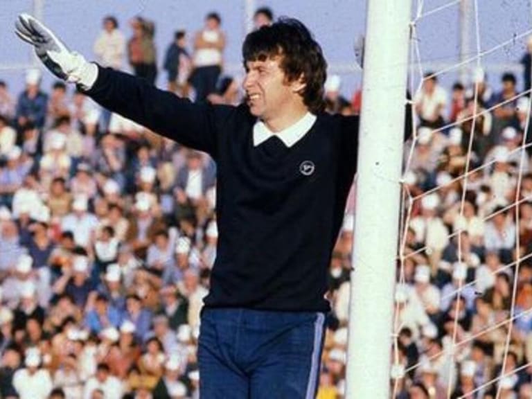 Adolfo Nef: Los arqueros que se forman en Colo-Colo con suerte llegan a ser tercera opción