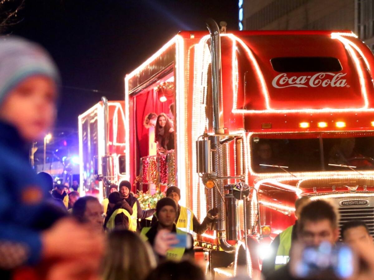 Caravana Navideña Coca-Cola 2023 visita Santiago Centro: este es el recorrido programado para este sábado en la comuna