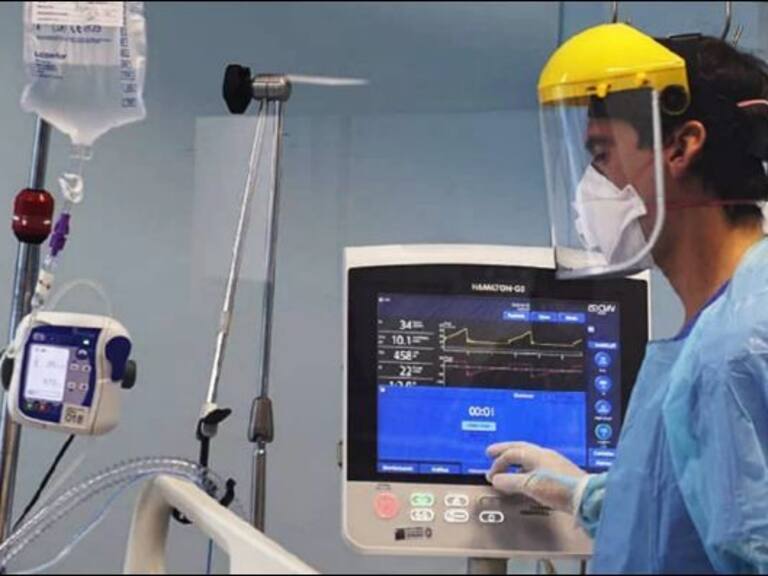 Exdelantero de Colo Colo trabaja en la Posta Central y lucha contra el coronavirus