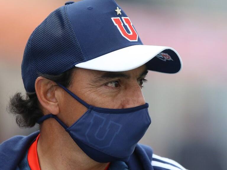 «Queremos remarcar nuestro profundo respeto»: Esteban Valencia deja la Universidad de Chile