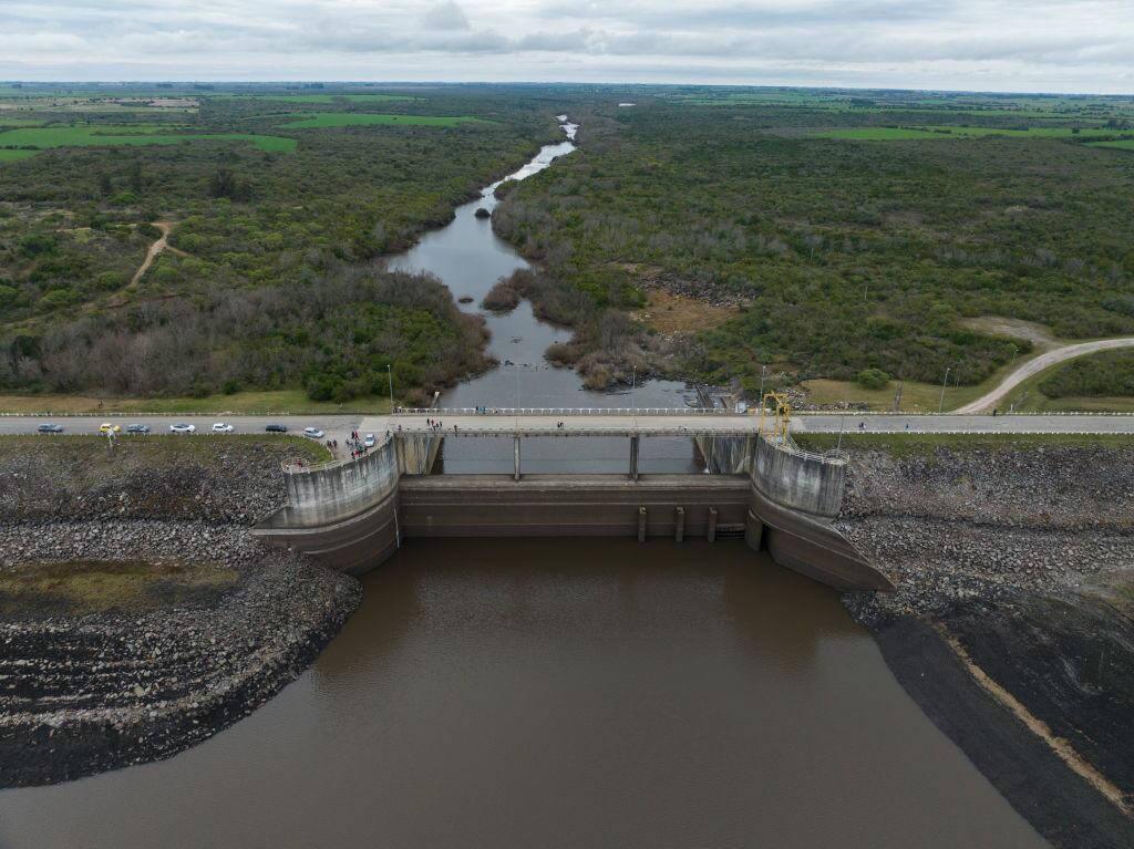 Embalse Paso Severino con agua para alimentar Montevideo de Uruguay